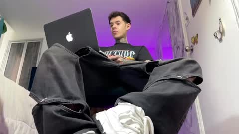   online show from December 27, 8:50 pm