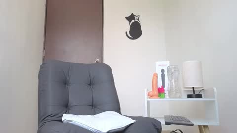   online show from October 17, 2:54 pm