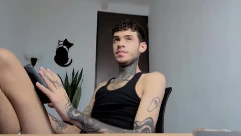   online show from March 22, 11:04 am