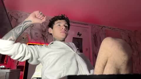   online show from February 11, 9:25 pm