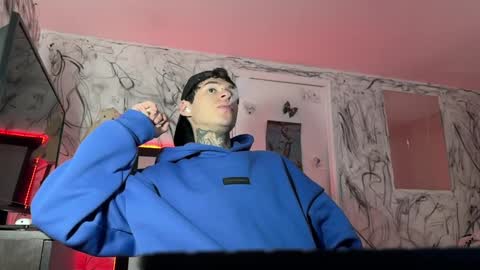   online show from February 5, 2:05 pm