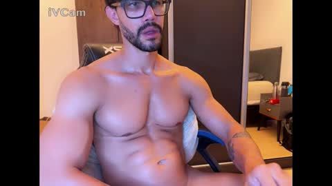 Arthur Villasboas online show from October 31, 11:30 pm