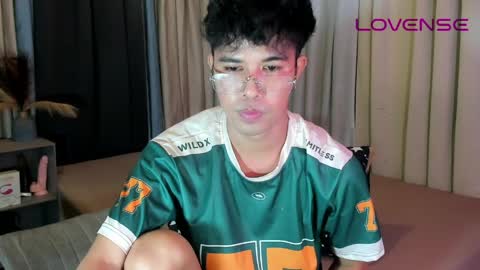 asiancum_peter online show from June 5, 3:33 am