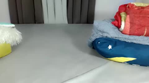 Roy online show from April 14, 7:13 pm