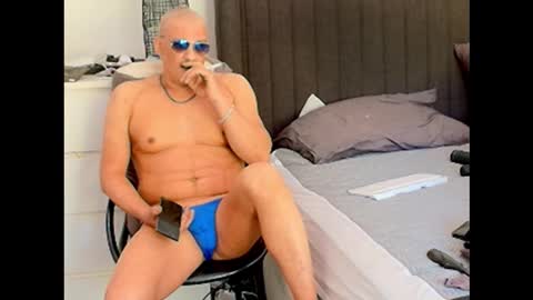 askil8802 online show from December 2, 3:09 am