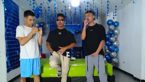 THOMAS AND DAMIAND online show from February 15, 12:16 am