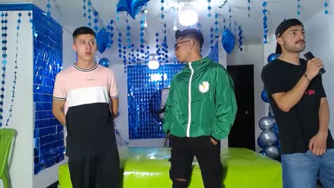 THOMAS AND DAMIAND online show from February 14, 12:19 am