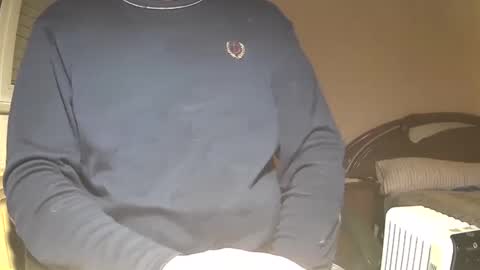 Snapshot of astelover chatting on December 18, 9:18 pm astelover online show from December 18, 9:18 pm