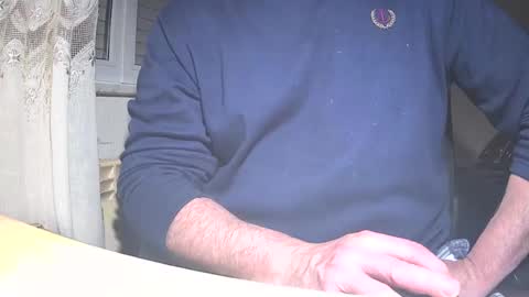 Snapshot of astelover chatting on December 14, 10:50 pm astelover online show from December 14, 10:50 pm