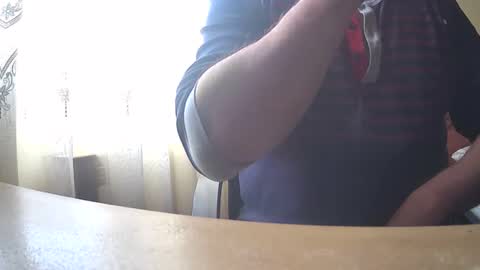 Snapshot of astelover chatting on September 27, 10:46 am astelover online show from September 27, 10:46 am