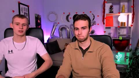 astren online show from February 9, 6:40 am