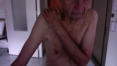 Snapshot of auguste061400 chatting on January 31, 9:48 am auguste061400 online show from January 31, 9:48 am