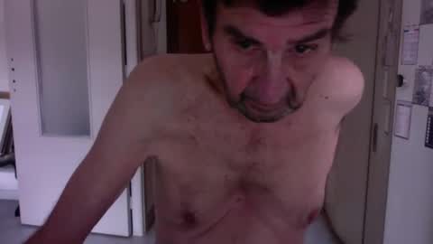 Snapshot of auguste061400 chatting on March 11, 9:13 am auguste061400 online show from March 11, 9:13 am