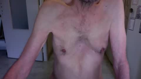 Snapshot of auguste061400 chatting on March 9, 9:13 am auguste061400 online show from March 9, 9:13 am