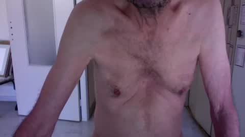 Snapshot of auguste061400 chatting on February 5, 9:57 am auguste061400 online show from February 5, 9:57 am