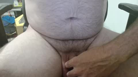 Snapshot of auscock83 chatting on January 17, 1:35 pm auscock83 online show from January 17, 1:35 pm