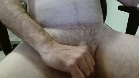 Snapshot of auscock83 chatting on February 19, 12:22 pm auscock83 online show from February 19, 12:22 pm