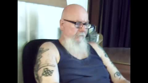 aussie4inch online show from April 23, 2:49 am