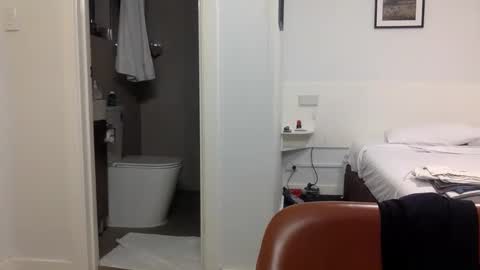 aussieguy59660 online show from March 19, 10:51 am