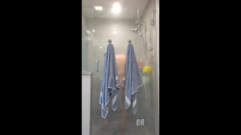 avidrunner0418 online show from April 19, 1:43 pm