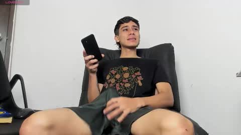 axel davis  online show from December 23, 1:58 am