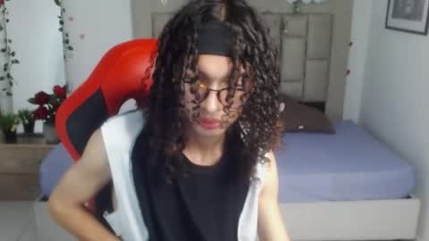 Axel online show from May 25, 1:45 am