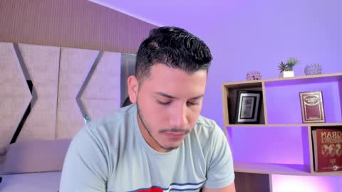 axel_grey_ online show from April 11, 12:41 pm