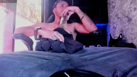 Axell Cross2 online show from March 11, 4:25 pm