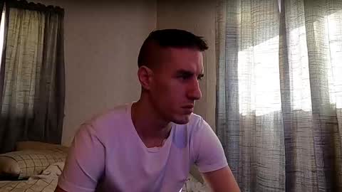 Axl online show from December 5, 5:07 pm