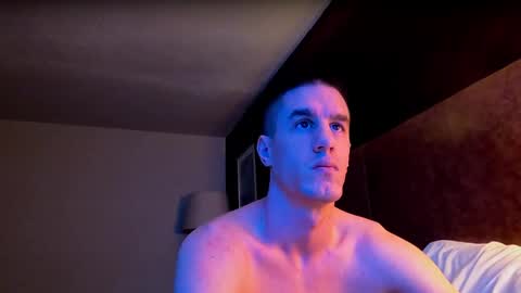 Axl online show from February 14, 9:21 pm