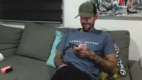 BadCouple  online show from September 20, 4:45 am