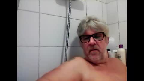 baggelina75 online show from March 3, 5:45 pm