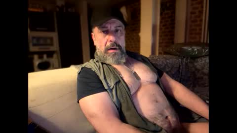 Snapshot of barba71 chatting on February 1, 6:40 pm Military man 69 online show from February 1, 6:40 pm