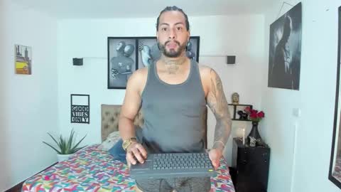 Snapshot of bastian_jones1 chatting on October 26, 3:47 pm bastian_jones1 online show from October 26, 3:47 pm