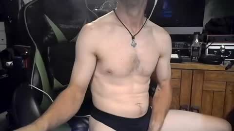 bchillin28 online show from June 19, 7:41 pm