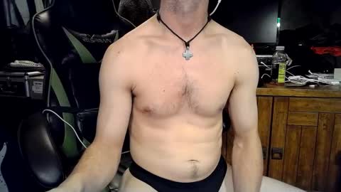 bchillin28 online show from February 5, 1:56 am