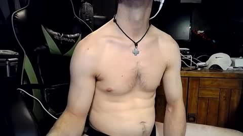 bchillin28 online show from February 8, 1:11 am