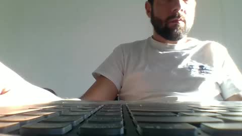 Snapshot of bdemwi2588 chatting on February 1, 9:00 am bdemwi2588 online show from February 1, 9:00 am