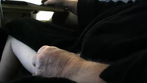 bear4146 online show from March 19, 9:56 am