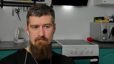 Snapshot of bearded_legend chatting on October 24, 10:00 pm Zeus online show from October 24, 10:00 pm