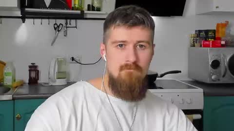 Snapshot of bearded_legend chatting on February 26, 10:29 pm Zeus online show from February 26, 10:29 pm