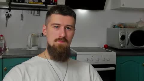 Snapshot of bearded_legend chatting on October 16, 3:36 am Zeus online show from October 16, 3:36 am