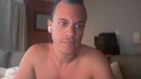 Snapshot of beatsperminute123 chatting on October 8, 1:32 am beatsperminute online show from October 8, 1:32 am