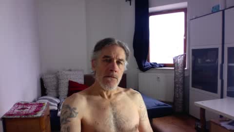 beautifulworld33 online show from November 26, 9:56 am