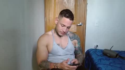 Snapshot of benjamin_isaac chatting on January 11, 10:29 pm benjamin_isaac online show from January 11, 10:29 pm