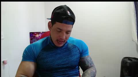 benjamin_isaac online show from March 25, 2:21 pm