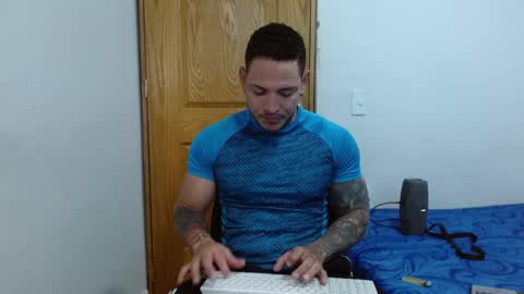 Snapshot of benjamin_isaac chatting on January 3, 7:07 pm benjamin_isaac online show from January 3, 7:07 pm