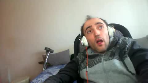 bentish online show from December 20, 9:16 am