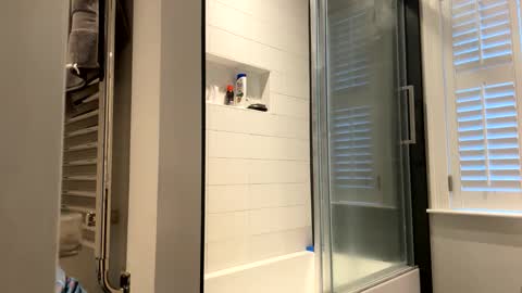 benz10001 online show from February 13, 12:32 pm