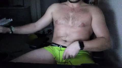 Snapshot of benzoil20007 chatting on February 7, 3:45 am benzoil20007 online show from February 7, 3:45 am